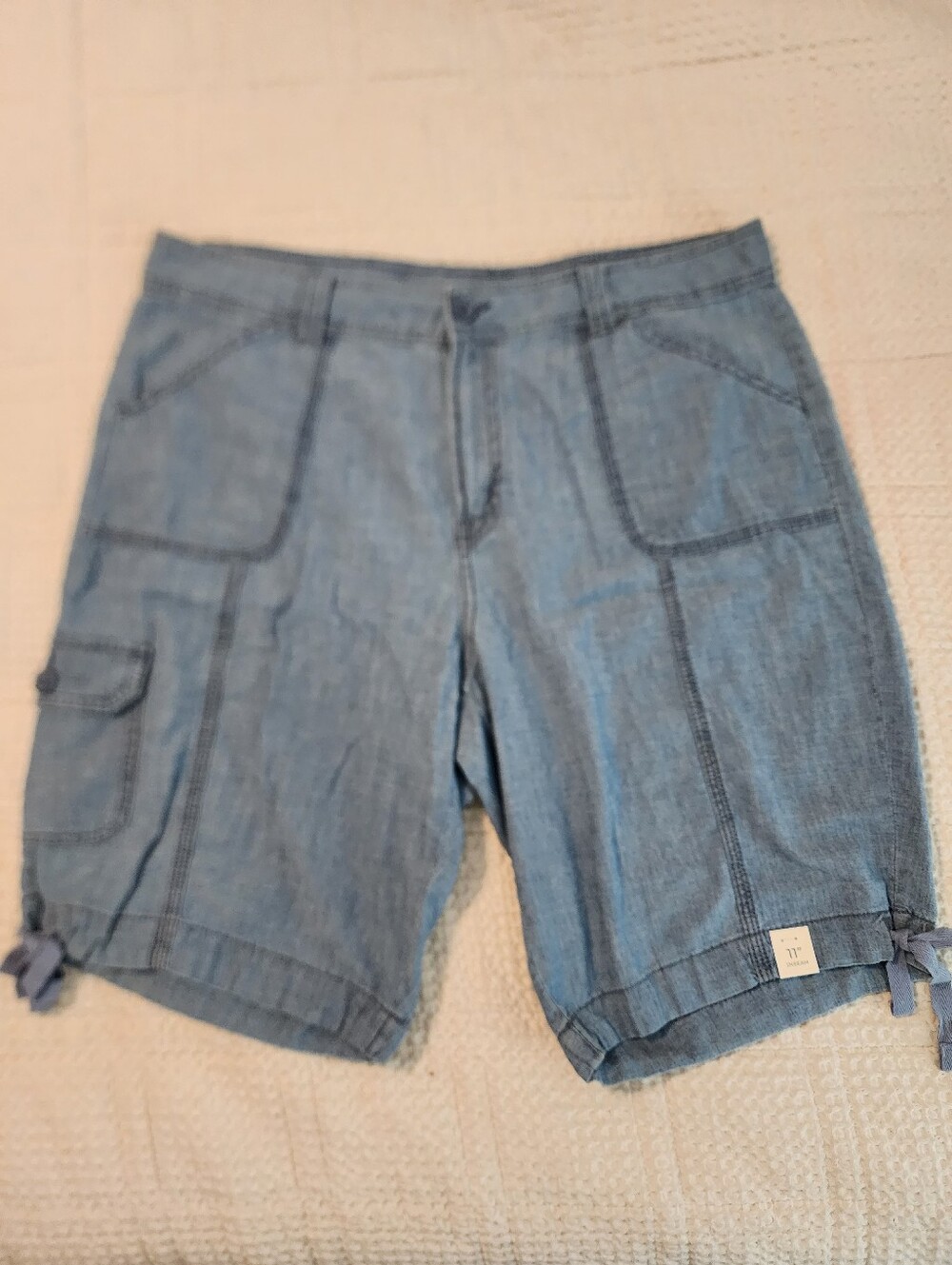 St Johns Bay Women's Light Blue Chambray 11" Cargo Shorts New 16 All Cotton